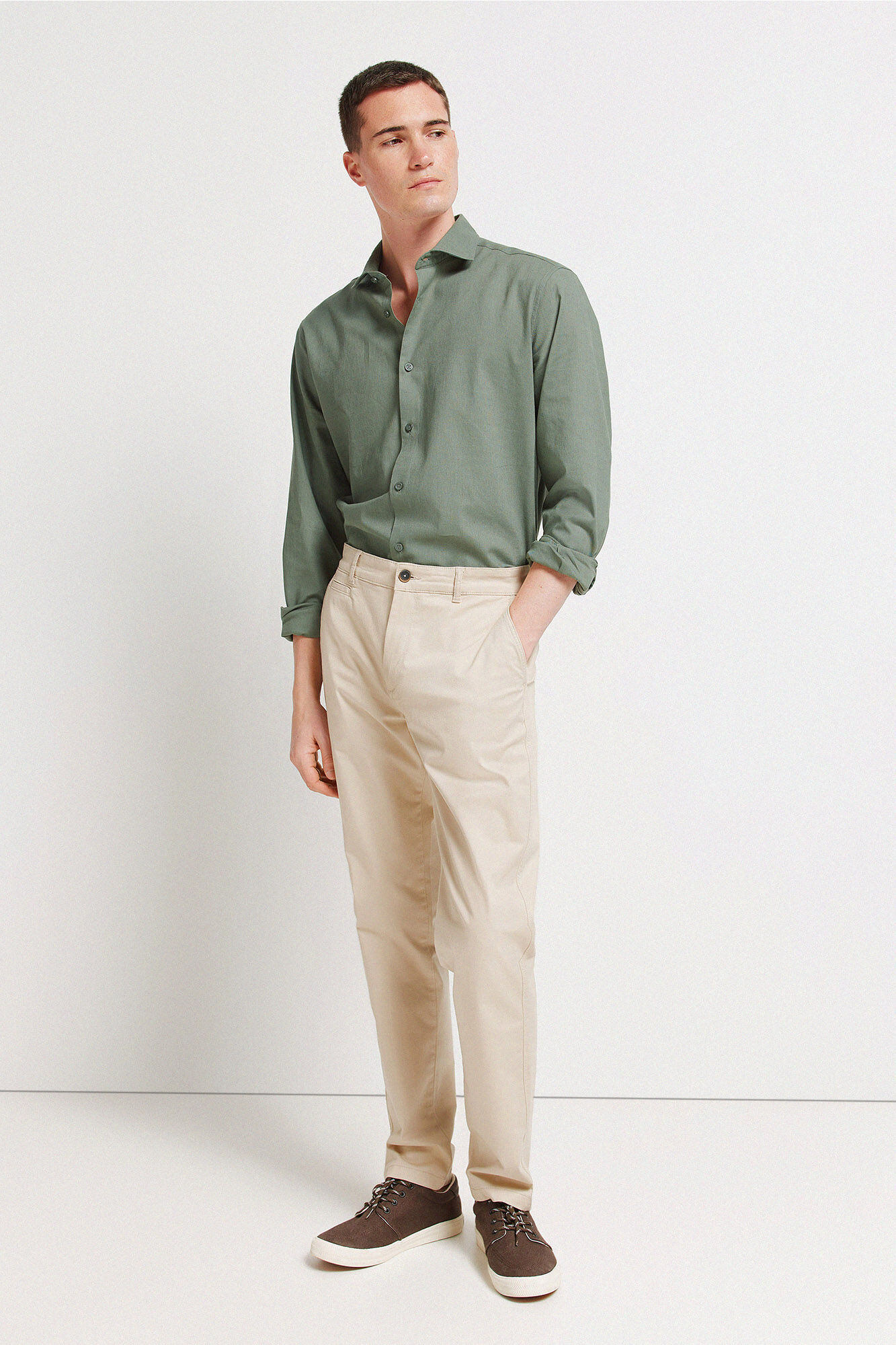 Springfield Pantal&oacute;n chino slim fit de color