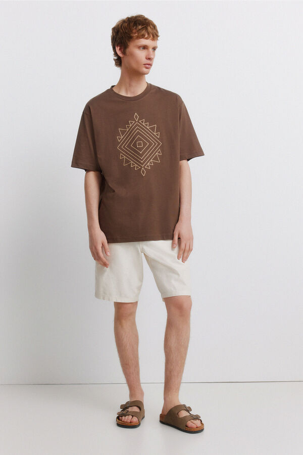 Springfield Playera bordado &eacute;tnico caf&eacute;