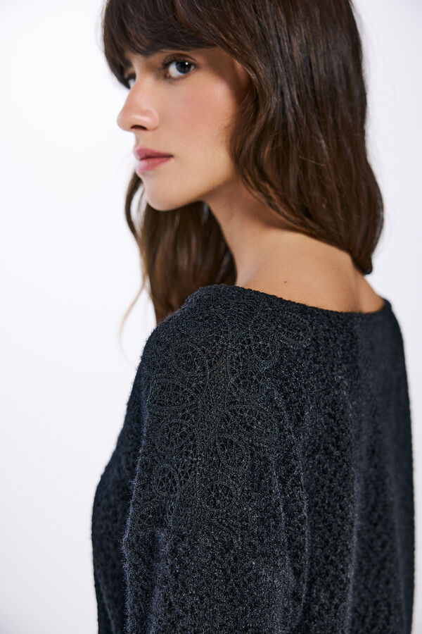 Springfield Playera chenilla hombros crochet negro