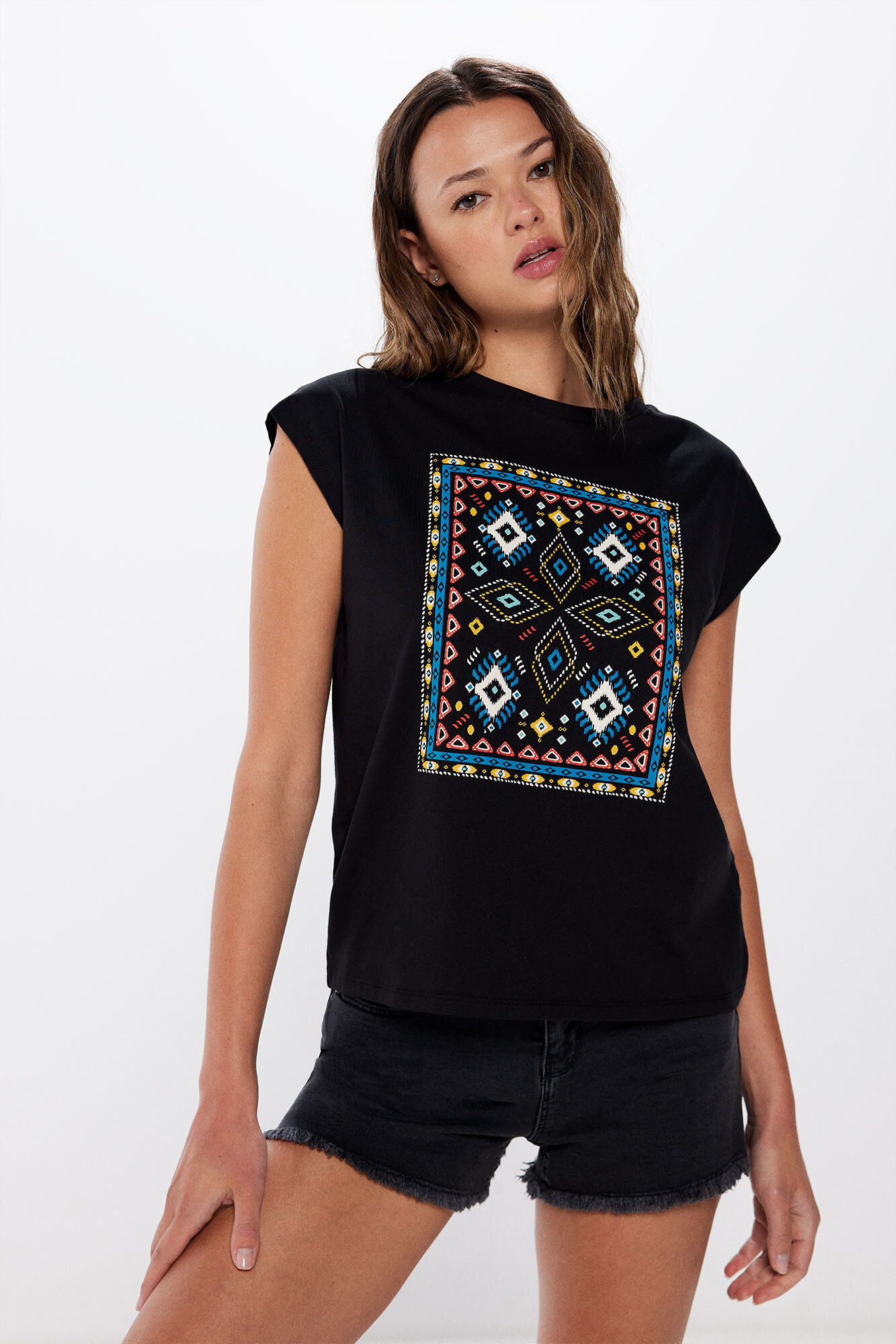 Playera grafica escote espalda Playeras de mujer WomenSecret MX