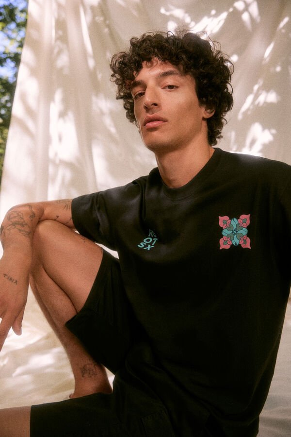 Springfield Playera flores "Roots Studio" negro