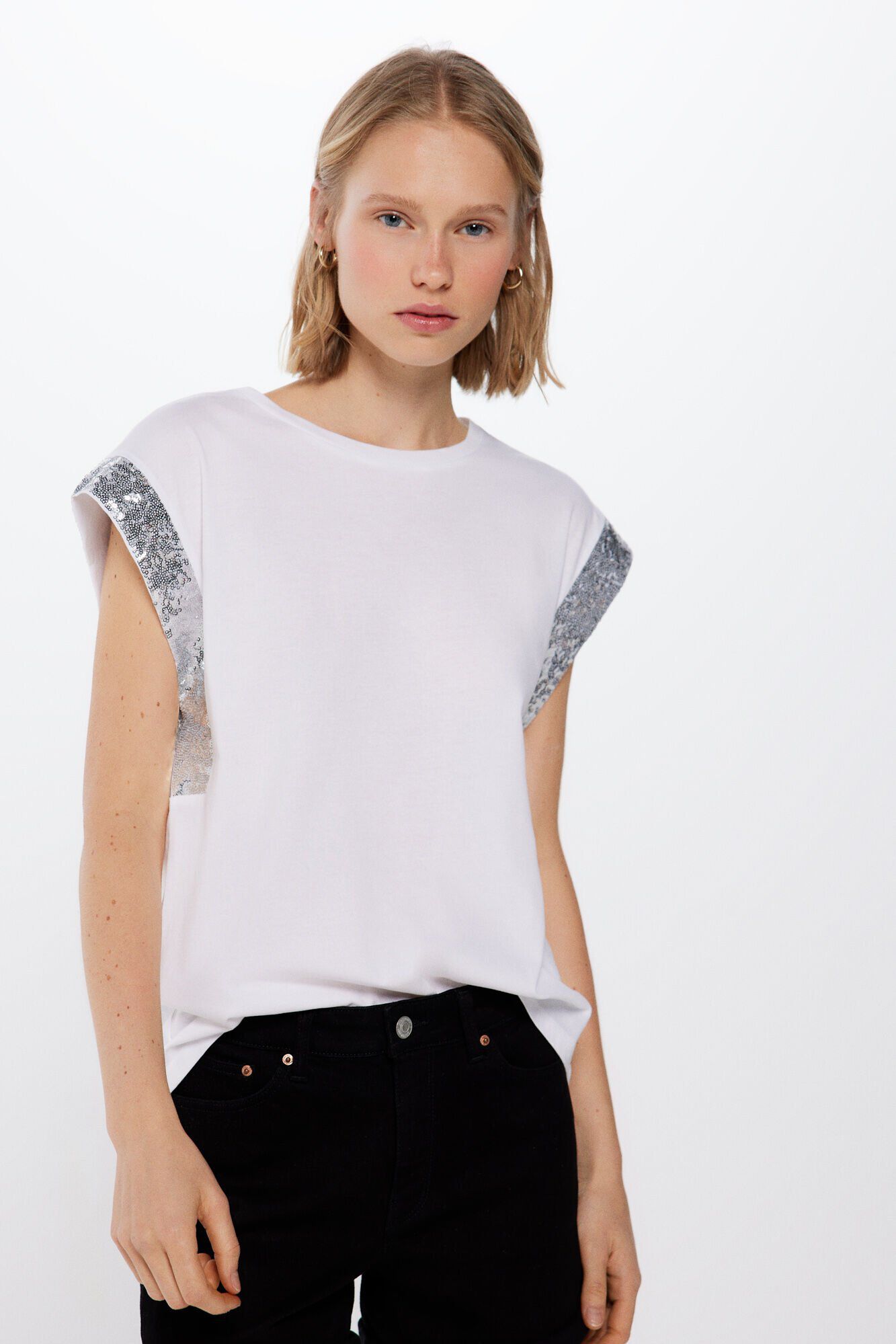 Playera manga lentejuelas
