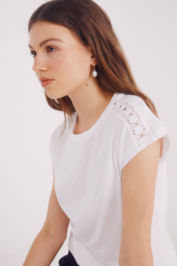 Springfield Camiseta hombros crochet natural