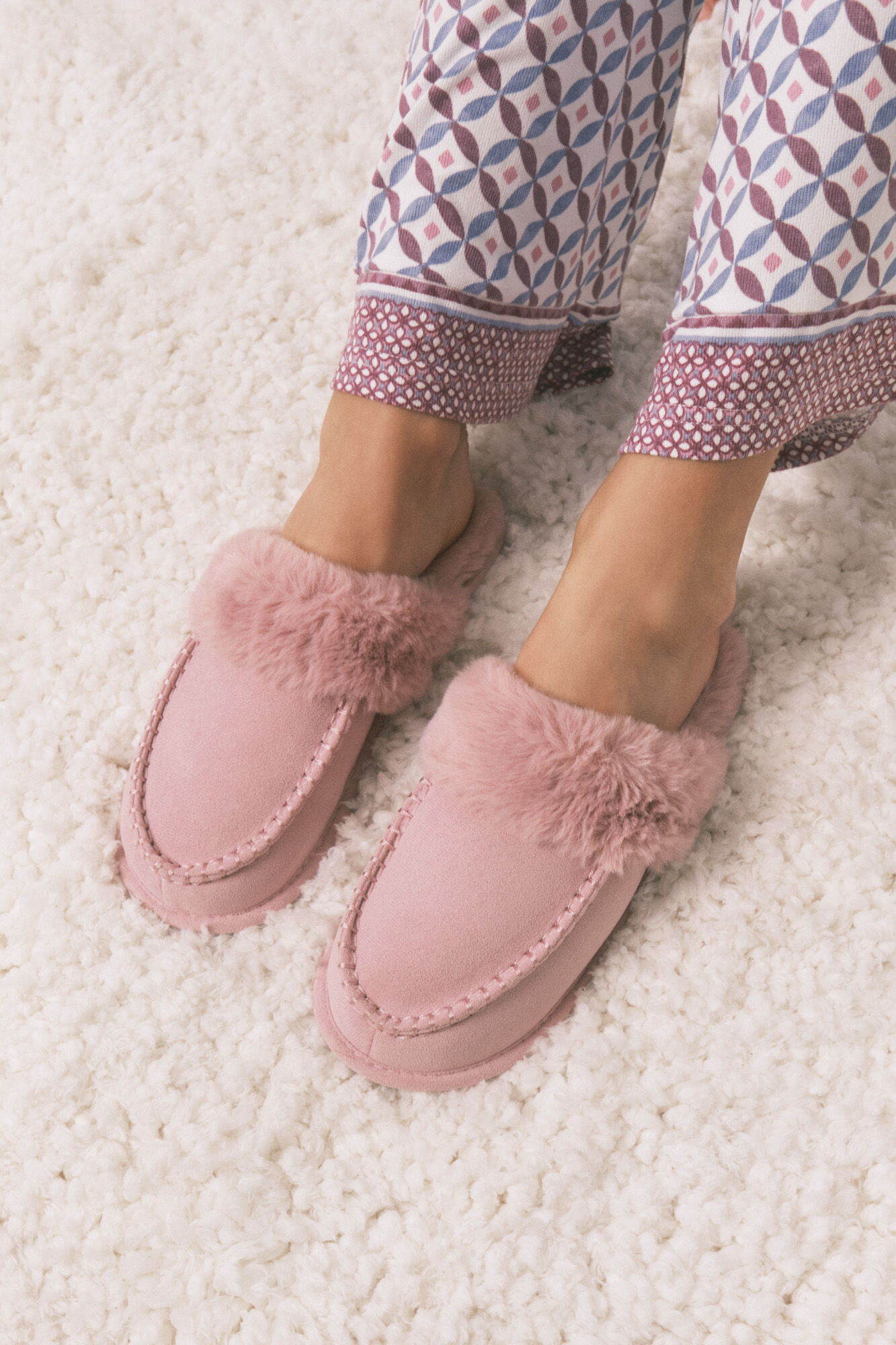 Women'secret Pantuflas para casa de piel sint&eacute;tica de color rosa