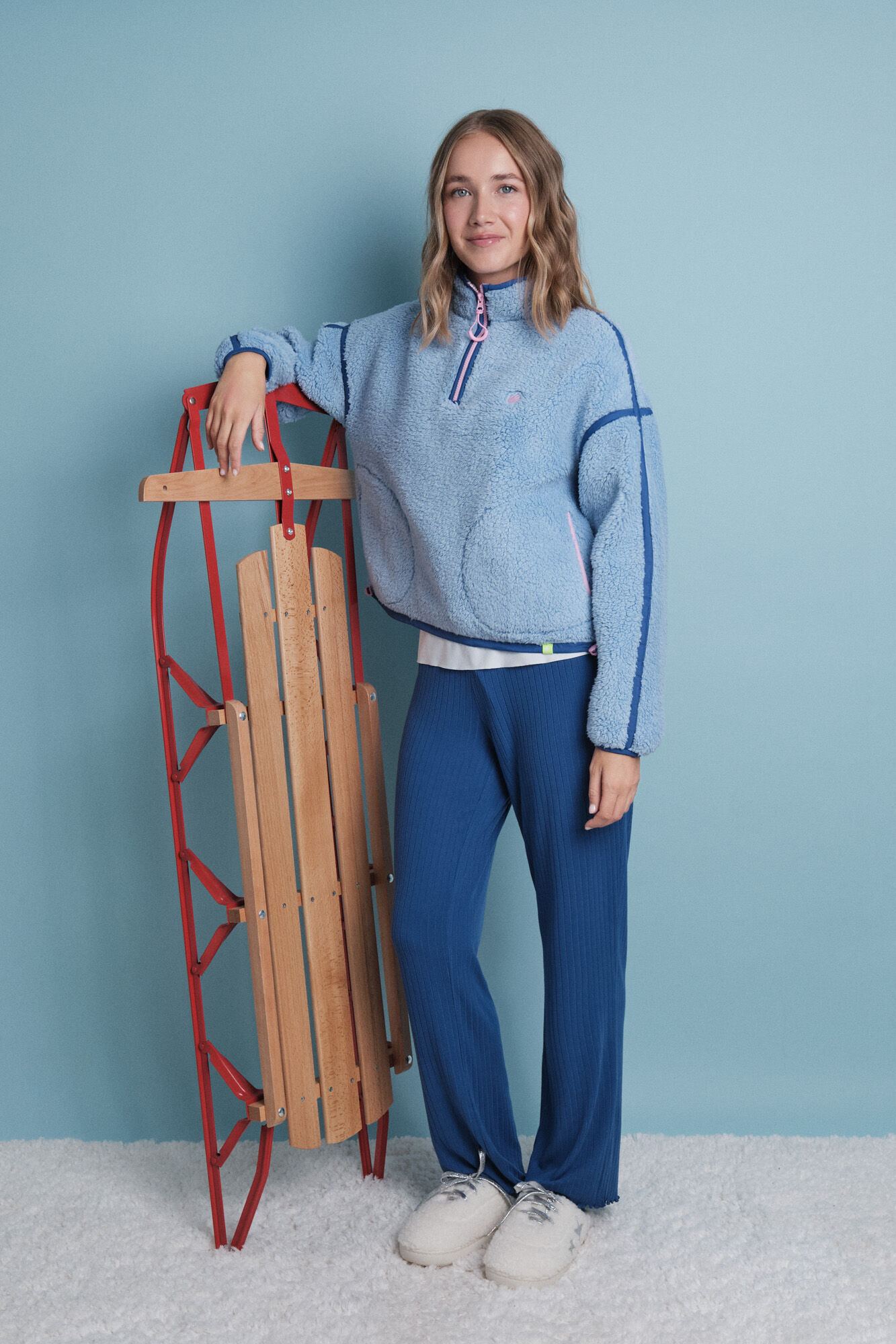 HI&BYE Sudadera de borrego azul suave con logo