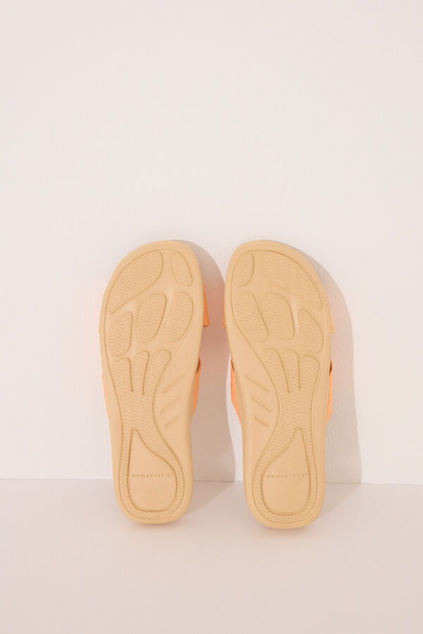 Womensecret Chanclas de rafia con tirantes cruzadas café