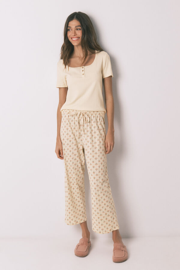 Women'secret Pijama capri estampado de flores de algod&oacute;n amarilla marfil