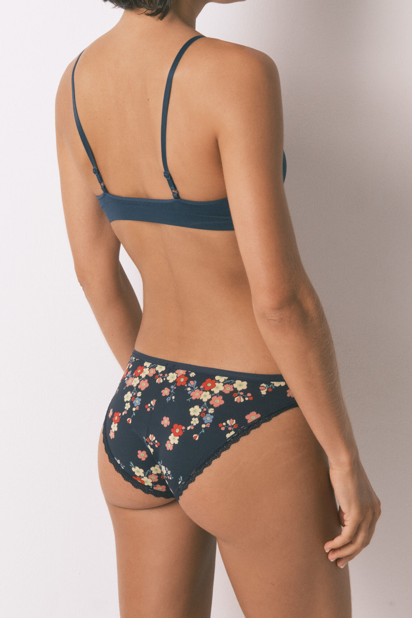 Women'secret Panty cl&aacute;sica con estampado floral azul