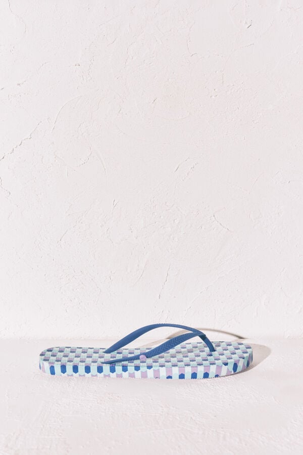 Women'secret Chanclas de dedo con estampado geom&eacute;trico azul estampado