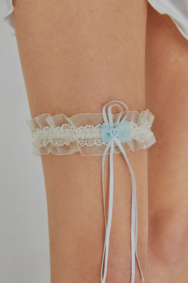 Ivette Bridal Liga Ivette Bridal tul y encaje detalle coraz&oacute;n marfil