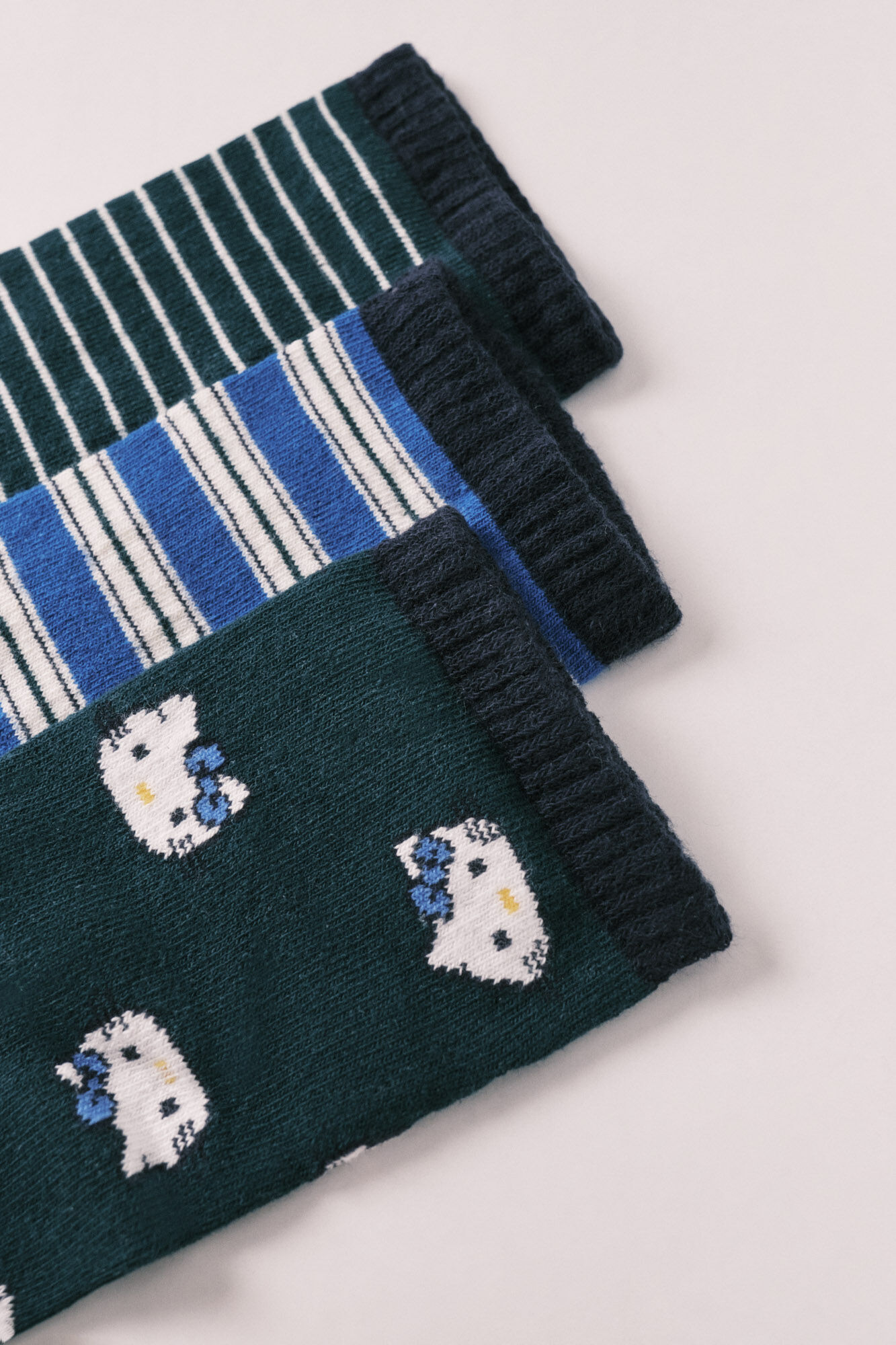 Women'secret Pack 3 calcetines tobilleros de rayas y "Hello Kitty"