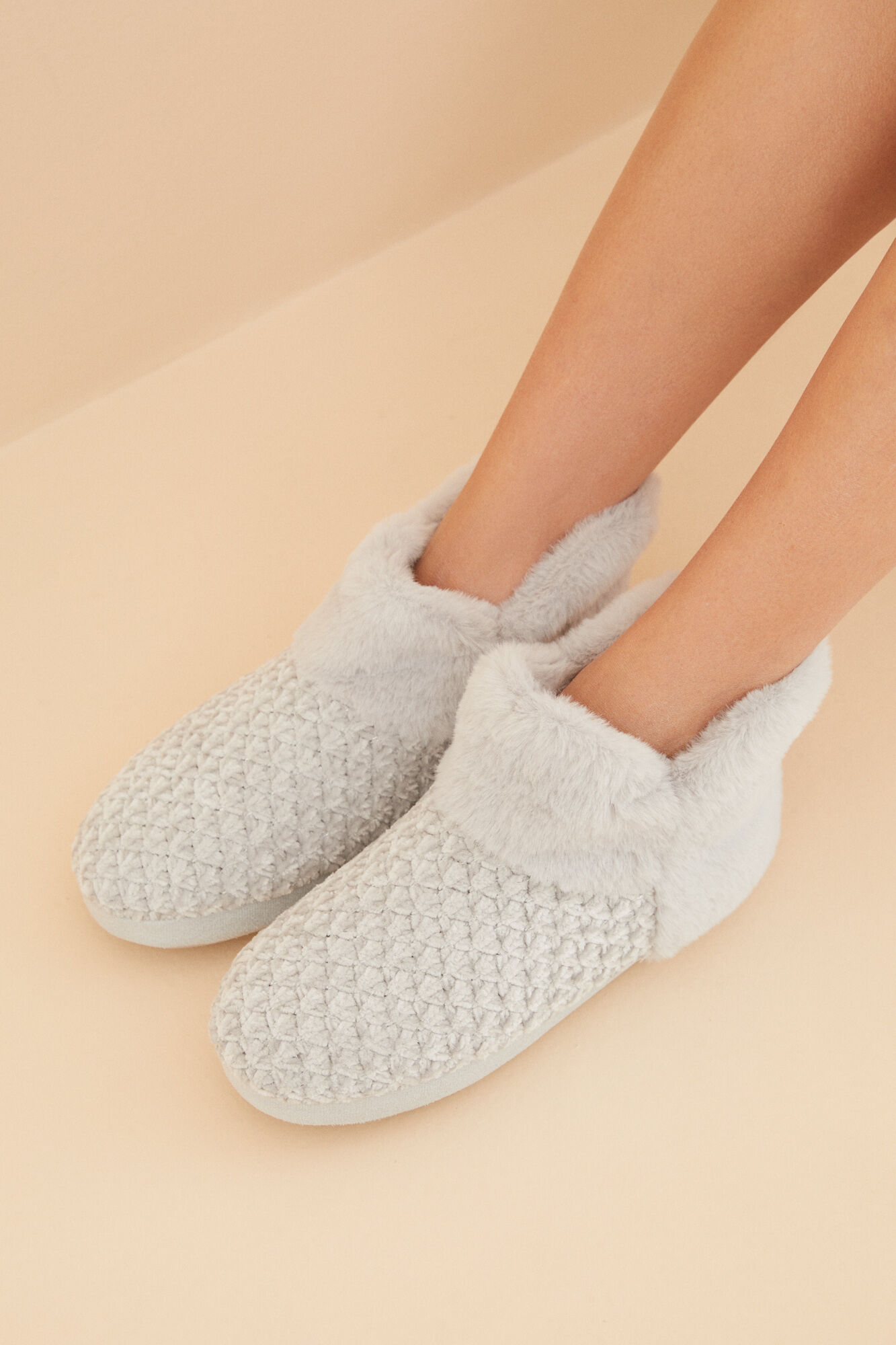 Pantuflas de bota hotsell para mujer