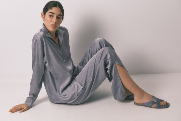 Women'secret Pijama camisera larga satén jacquard gris gris
