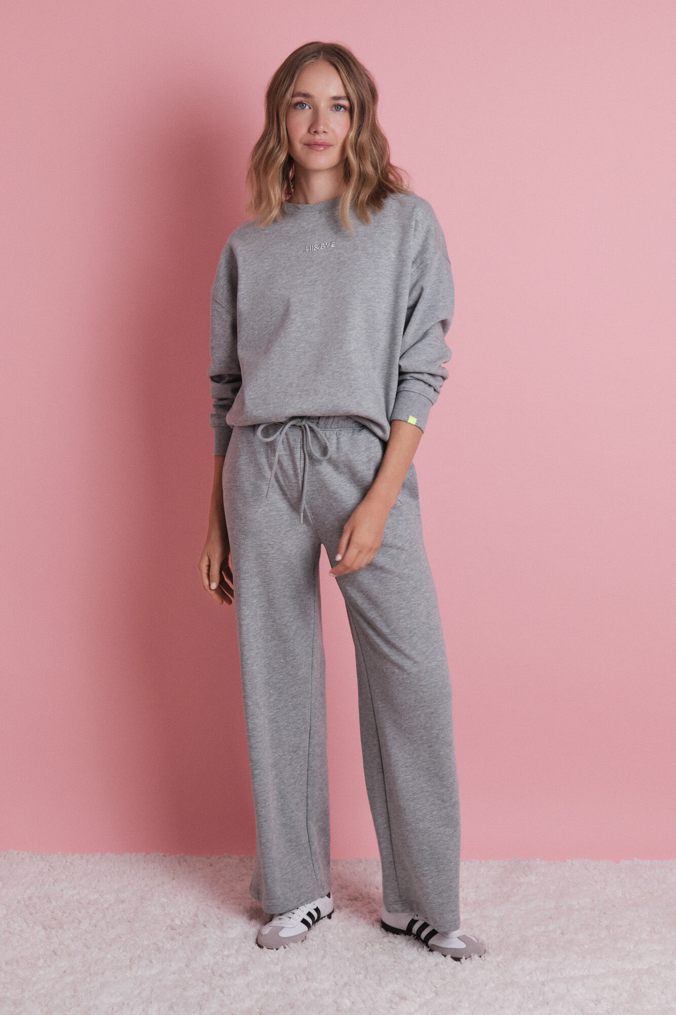 HI&BYE Pantal&oacute;n largo acampanado de felpa gris