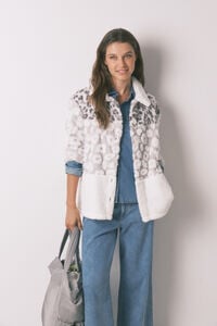 Women'secret Bata short de borrego con animal print tricolor