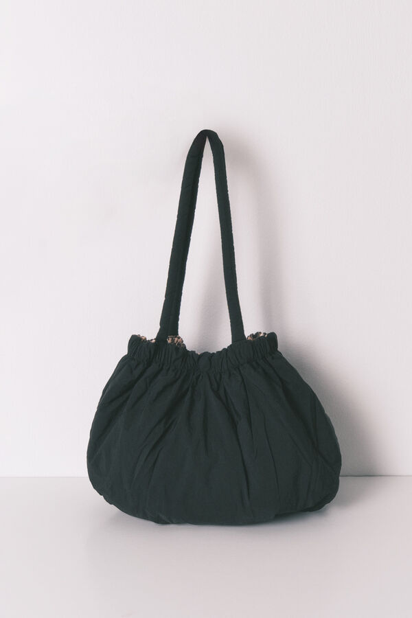 Women'secret Bolsa de bolsa reversible de nailon con estampado animal. estampado