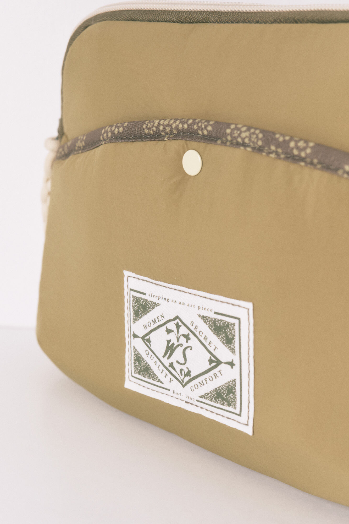 Women'secret Neceser mediano de flores verde vivo