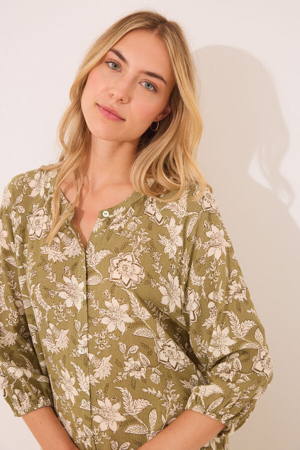 Womensecret Playera de dormir floral de viscosa kaki