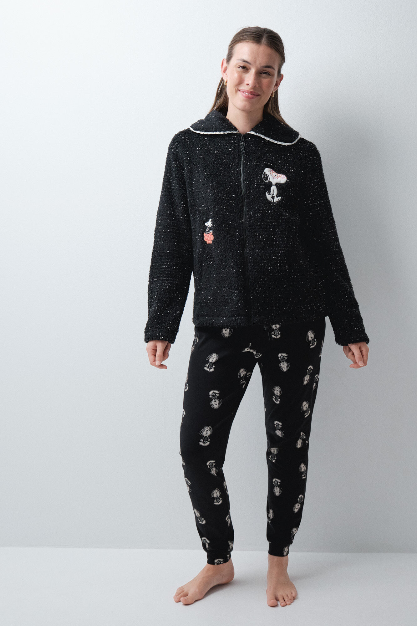 Women'secret Bata corta de borreguito negro Snoopy