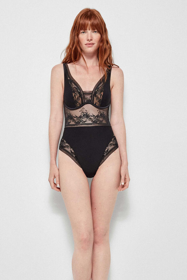 Gisela Body de encaje con varilla negro