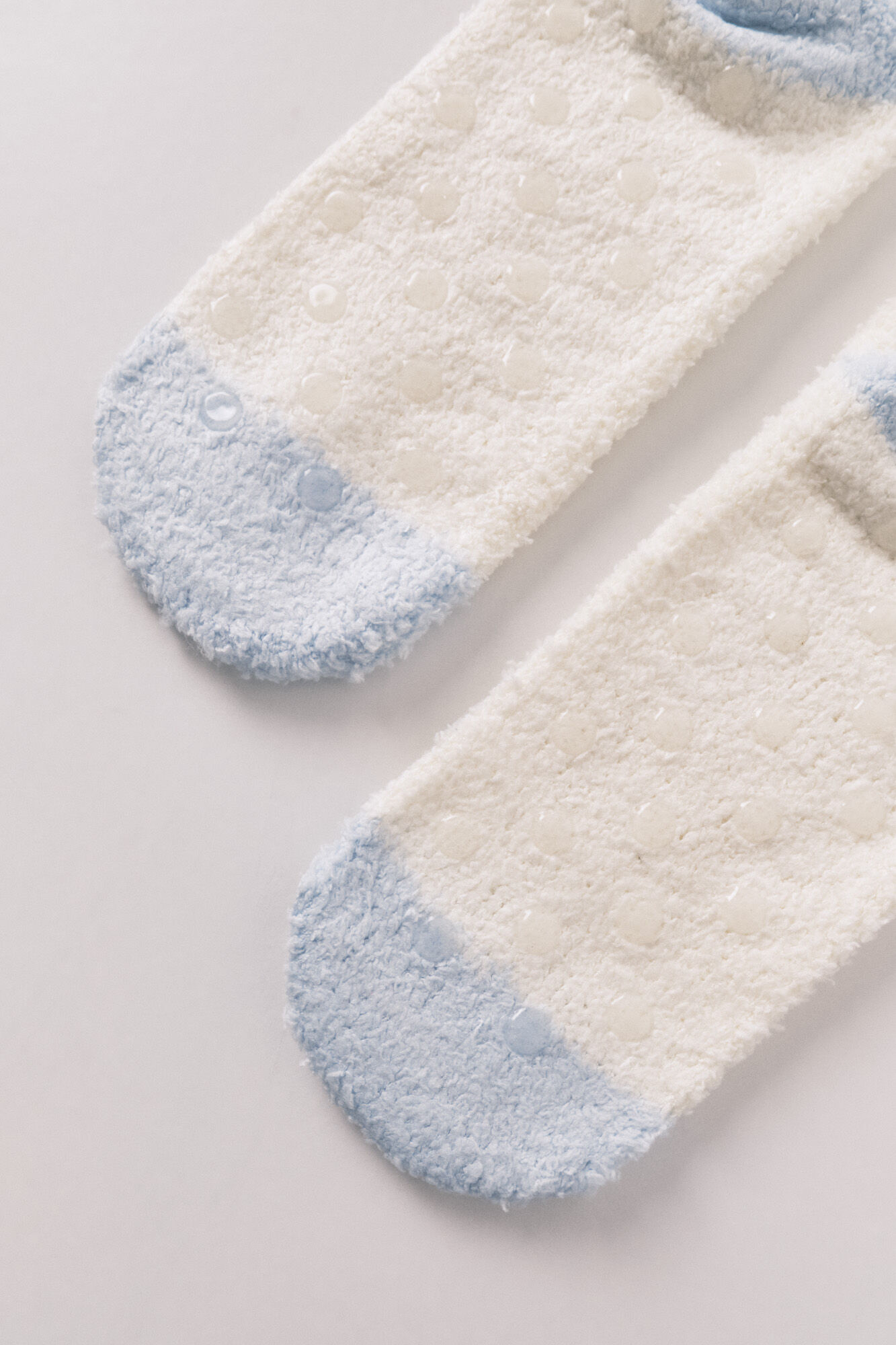 Women'secret Calcetines largos de piel con estampado de mu&ntilde;eco de nieve.