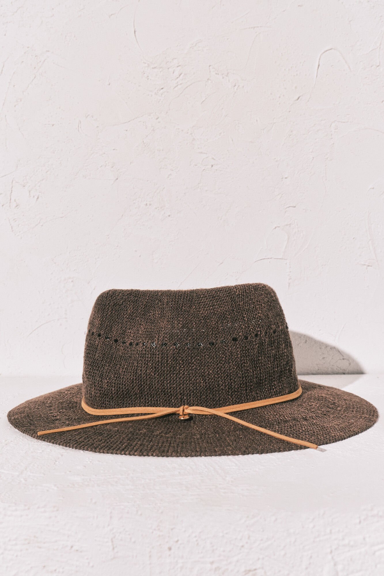 Women'secret Sombrero efecto raffia marr&oacute;n