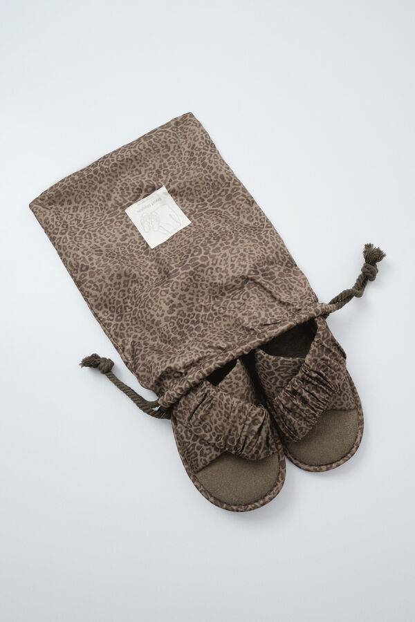 Women'secret Pack de viaje pantunflas animal print kaki