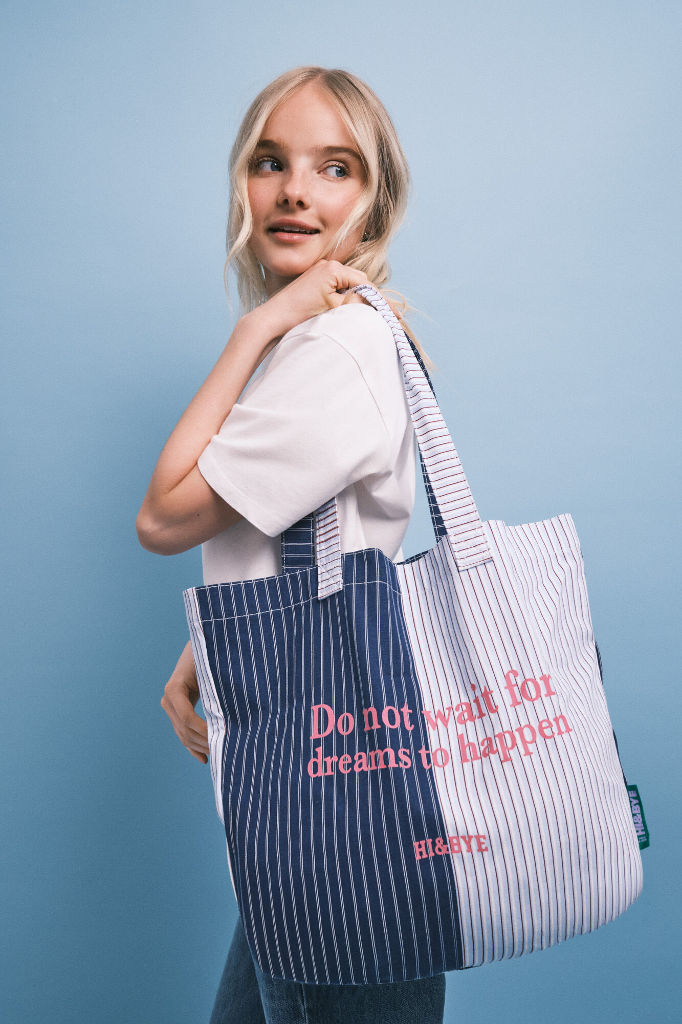 HI&BYE Bolsa tote estampado de rayas azul
