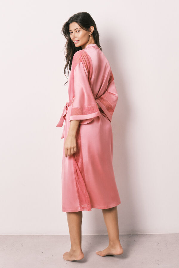 Women'secret Bata larga satinada de encaje rosa