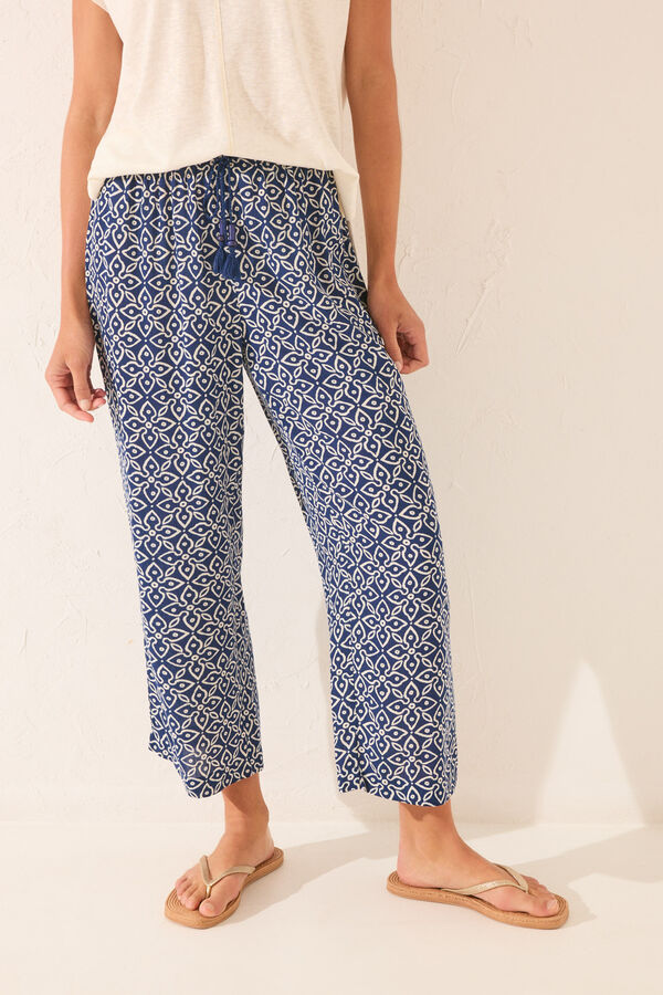 Womensecret Pantalón Capri con estampado de sellos estampado