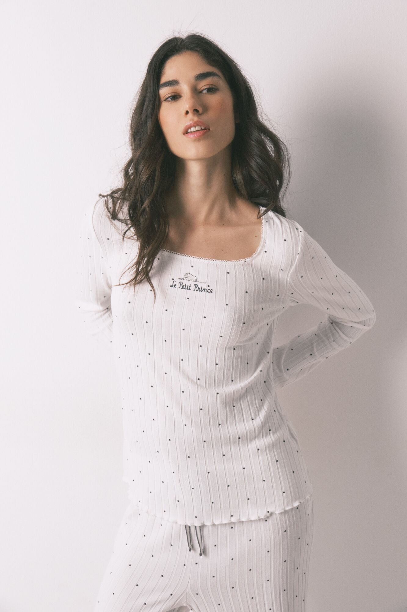 Women'secret Pijama larga de canal&eacute; estampado de estrellas blanca