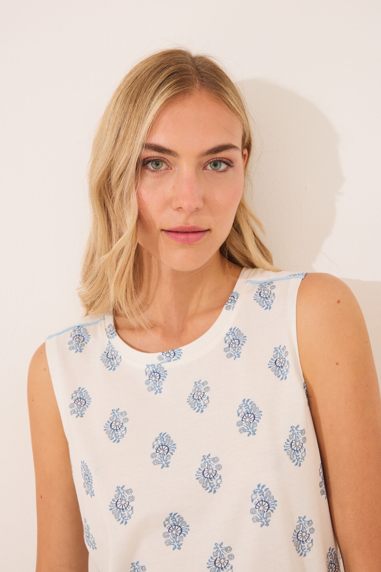 Women'secret Pijama corta de algod&oacute;n con tirantes paisley blanco 