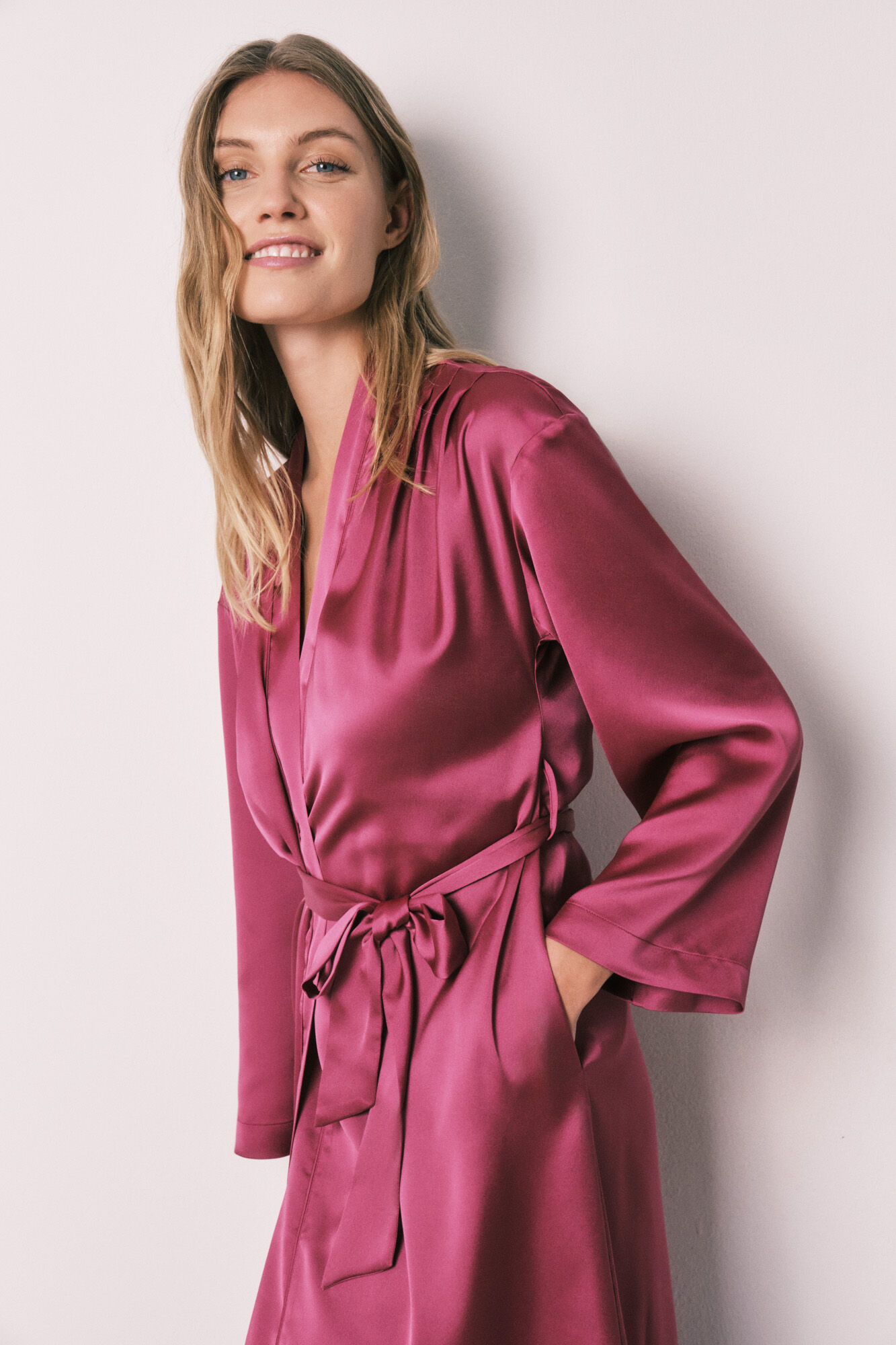 Women'secret Bata larga satinada con fruncidos