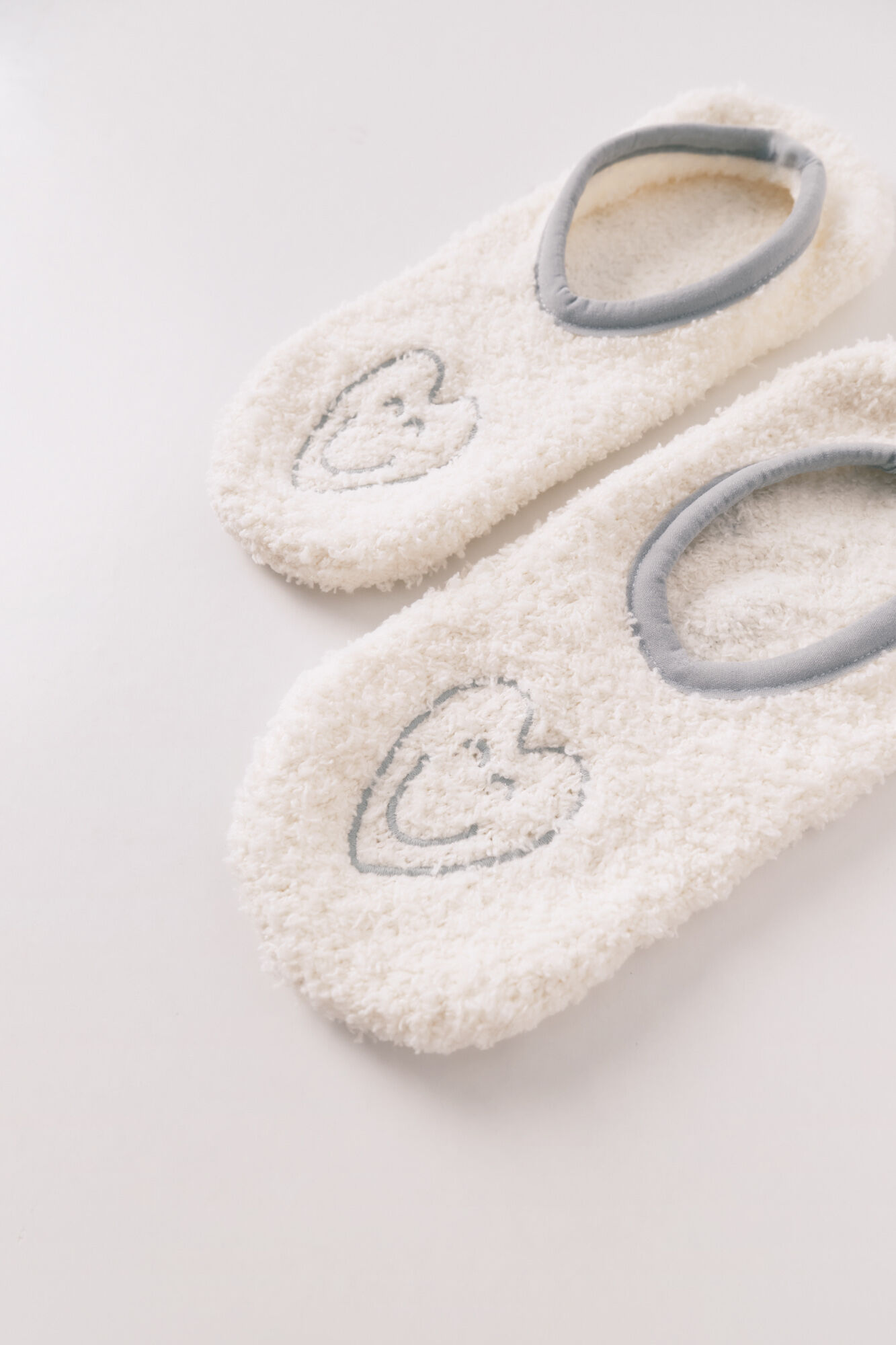 Women'secret Calcetines beige sin calcetines con cara sonriente