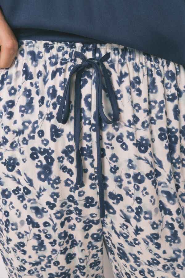 Womensecret Pijama Capri de viscosa con estampado floral azul  estampado