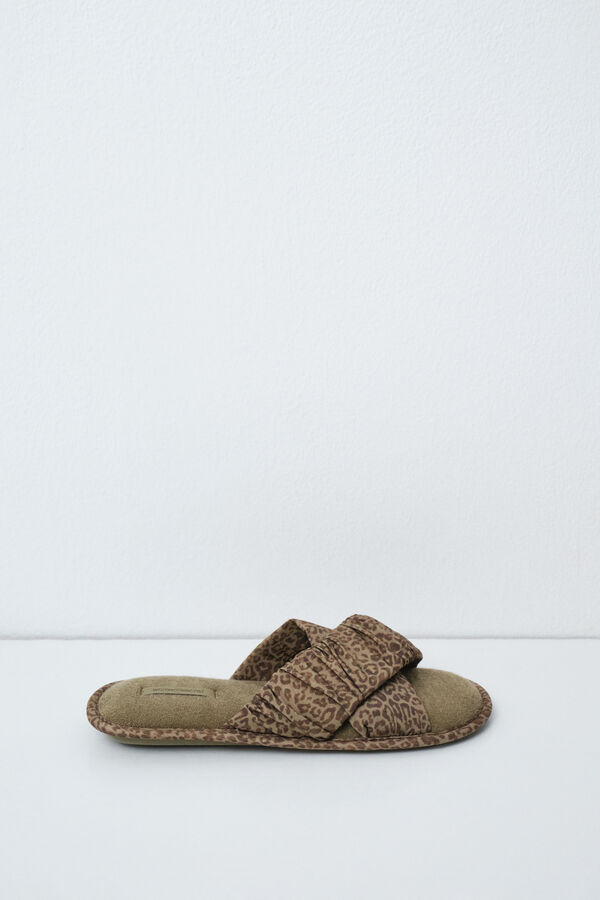Women'secret Pack de viaje pantunflas animal print kaki