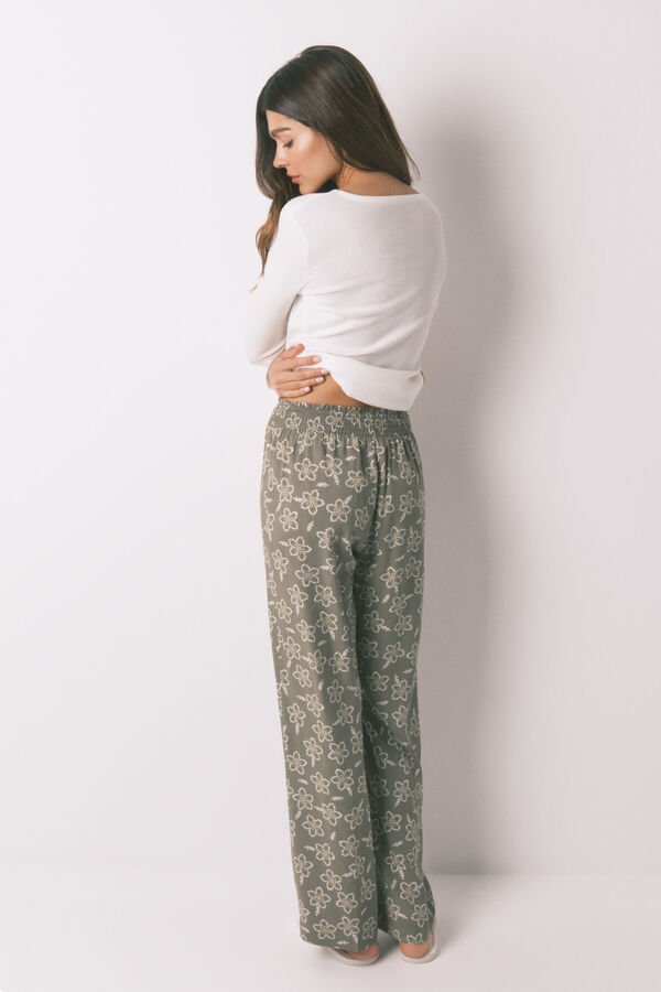 Womensecret Pantalón largo de viscosa con flores color caqui  kaki