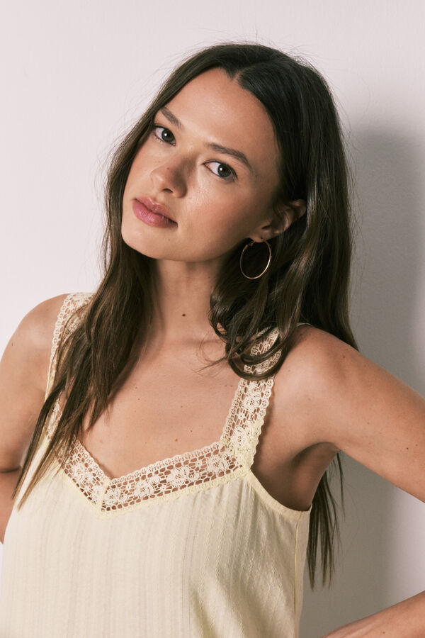 Women'secret Camis&oacute;n corto de algod&oacute;n con encaje amarillo amarillo