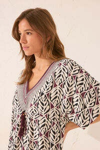 Womensecret Playera de dormir midi con estampado de hojas púrpura