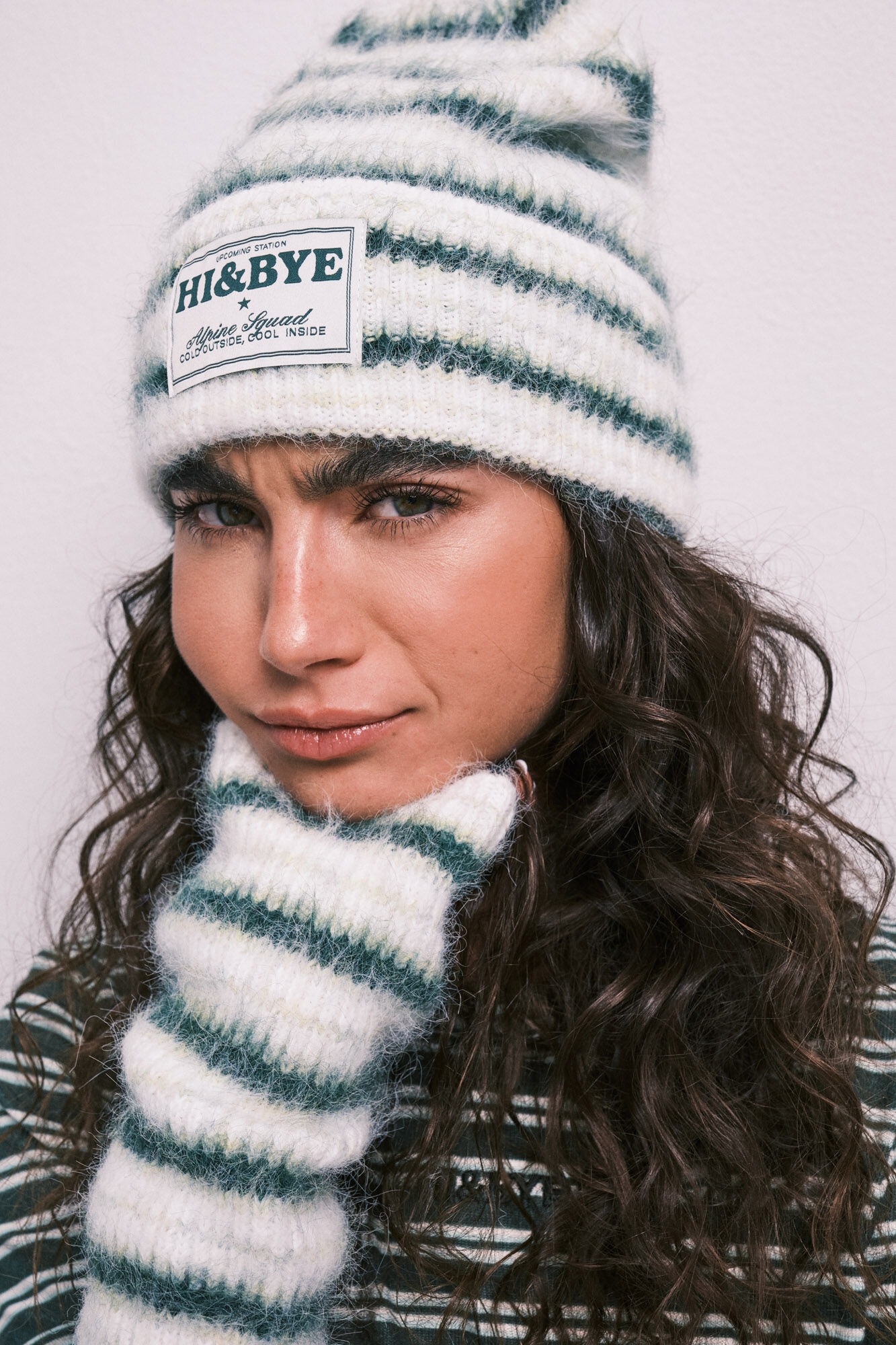HI&BYE Gorro de punto a rayas verde