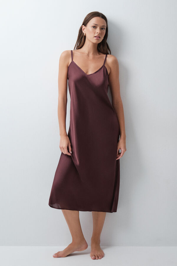 Women'secret Camis&oacute;n largo de tirantes satinado granate p&uacute;rpura