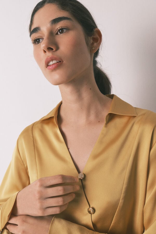 Women'secret Pijama camisera larga satén mostaza amarillo