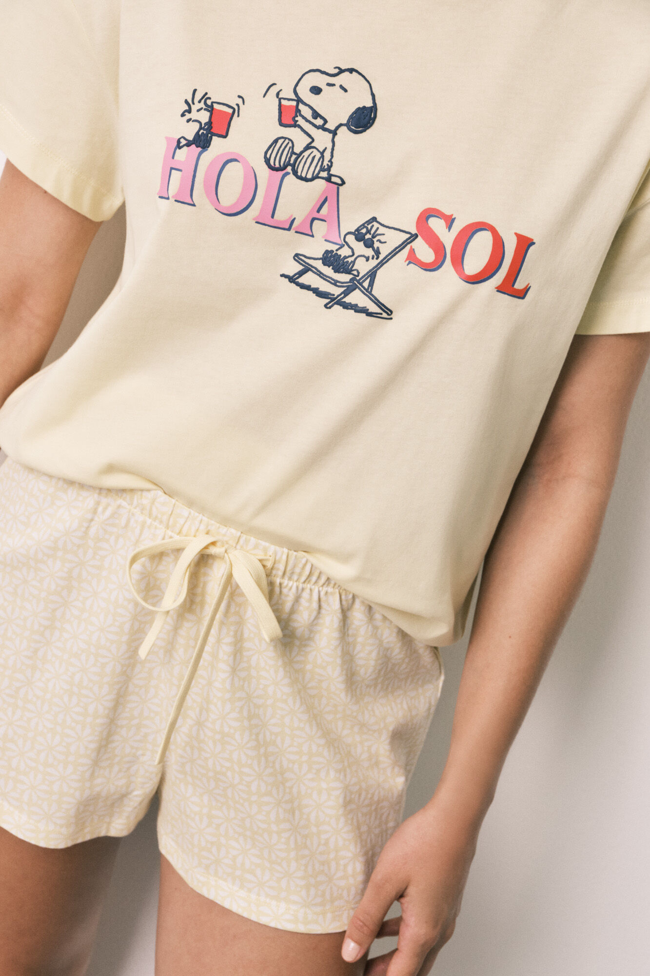Women'secret Pijama corta de algod&oacute;n Snoopy amarillo