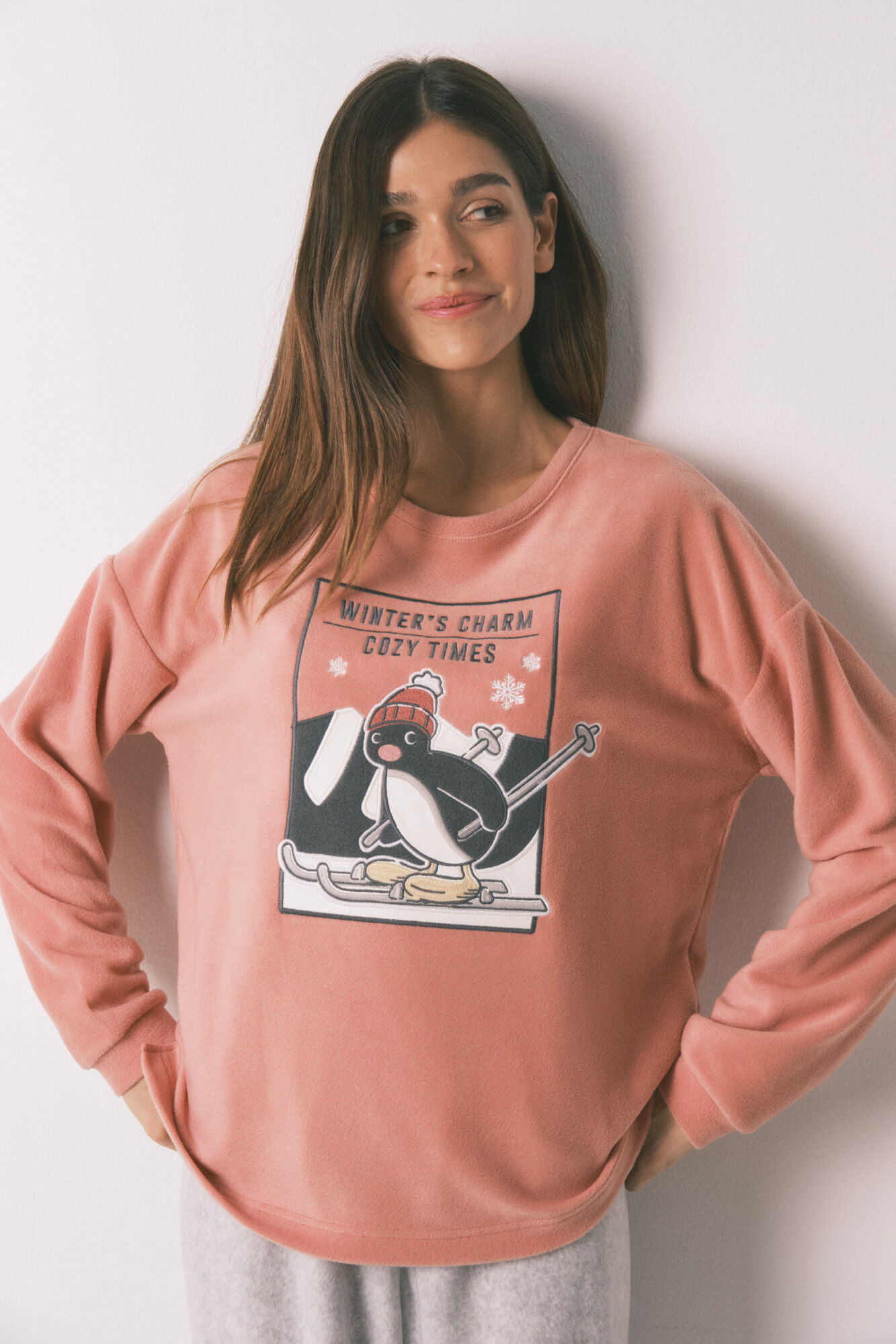 Women'secret Pijama larga polar suave rosa y gris Pingu