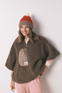 Women'secret Bata short tipo poncho de borrego de Snoopy marrón