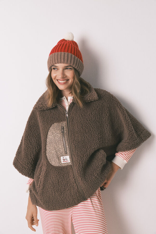 Women'secret Bata short tipo poncho de borrego de Snoopy marr&oacute;n caf&eacute;