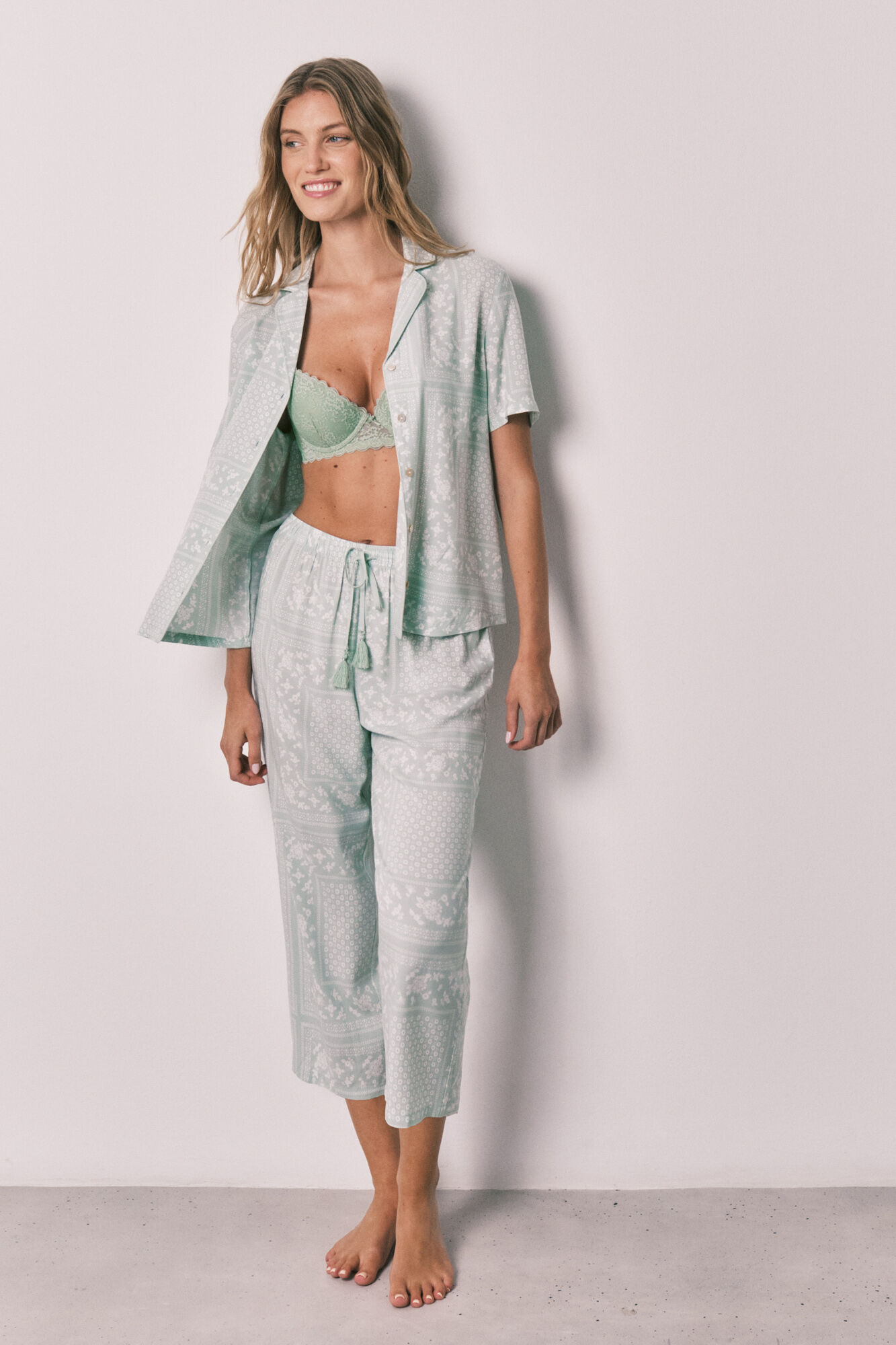 Women'secret Pijama camisera larga de manga corta con estampado bandana verde