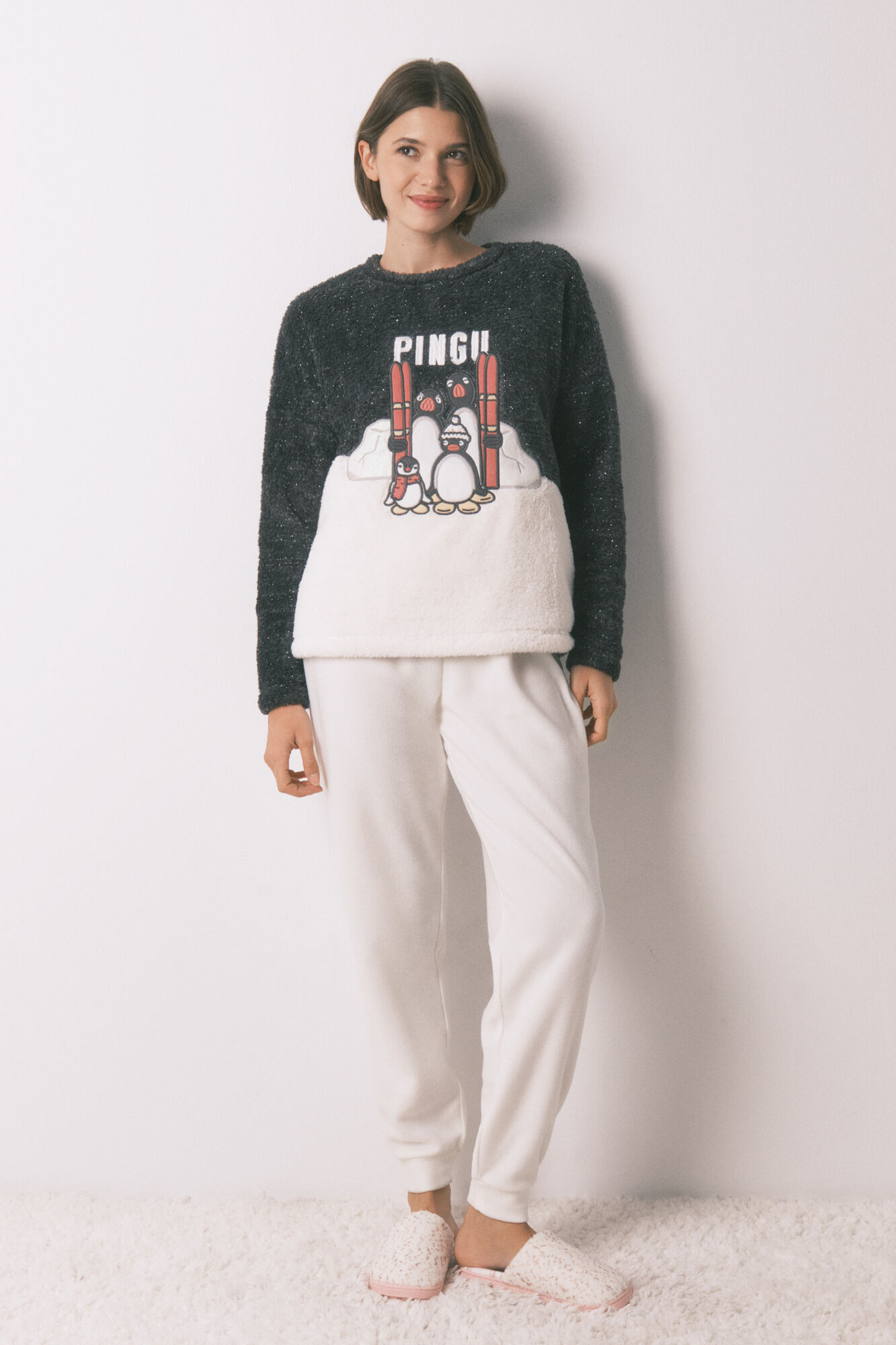 Women'secret Pijama larga polar pelo suave bordado Pingu