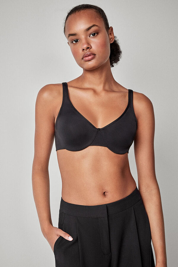 Gisela Brasier con varilla y capacidad negro