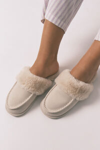 Women'secret Pantuflas para casa de piel sintética beige